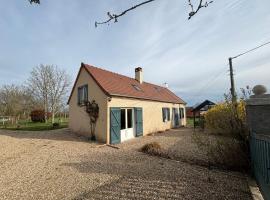 Hotel fotoğraf: Maison à la campagne avec grand jardin clos