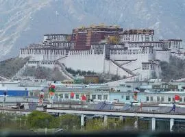 Gaisang Mêdog Aroma Fragrance Hotel, hótel í Lhasa