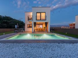 Brand new Villa 'Maslina' with Pool, hotel v destinaci Povljana