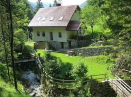 होटल की एक तस्वीर: Ferienhaus für 8 Personen ca 189 m in Dolenja Trebuša, Küstenland Slowenien