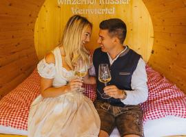 Hotel fotografie: Gästezimmer für 2 Personen ca 20 qm in Grub an der March, Niederösterreich Weinviertel