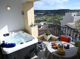 Hotel Photo: Ta'lonza Luxury Near Goldenbay With Hot Tub App3