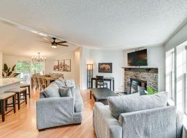 Creekside Catskills Getaway Near Hunter Mountain, hôtel à Tannersville