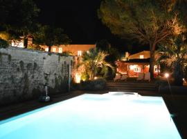 Hotel Foto: Château La Tuilière Villa with pool and it's own wineyard