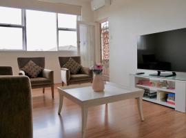 酒店照片: Quiet 2-bedroom condo 4-min walk to Epping Station