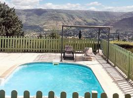 Foto di Hotel: Maison de 2 chambres avec piscine privee et jardin clos a Veyras