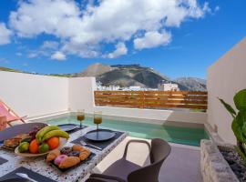 Hotel Foto: Sugarwhite Suites with Private not Heated Pool