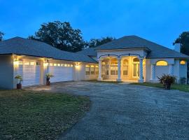 A picture of the hotel: Orlando 20 Guests Centrally Located with Game Room