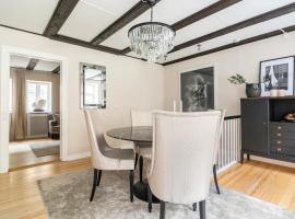 Hotel kuvat: Connected luxury apartments in historical Copenhagen townhouse