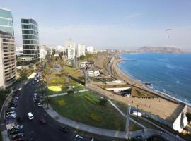 รูปภาพของโรงแรม: Oceanfront Miraflores Larcomar next to Marriott