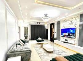 होटल की एक तस्वीर: Luxurious 2 bedroom Apartment with Private Chef
