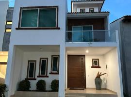 ホテル写真: Casa hermosa y acogedora en condominio privado