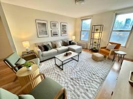A picture of the hotel: 007-Spacious 3B 2B in the Center of Hoboken!
