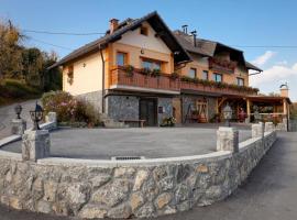 Foto do Hotel: Tourist Farm Škrbina Apartments - Happy Rentals