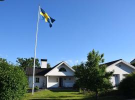 Hotel Photo: Ferienhaus in Håbo mit Privatem Pool