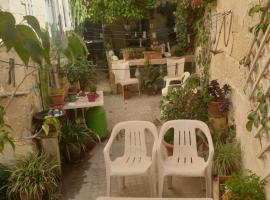 Hotel kuvat: 1, 2 or 3 Bed Rooms - Malta Central Location, Very near Sea and Tourism hub