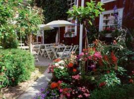 ホテル写真: Garvaregården Hotel , B&B och Café