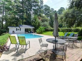 Fotos de Hotel: Forest Acres 5BR - Pool