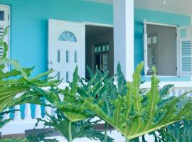 A picture of the hotel: Casa Lula Beach Retreat - Dog friendly, Fenced backyard