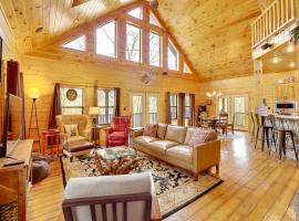 Foto do Hotel: Spacious and Secluded Cabin about 25 Mi to Bentonville!