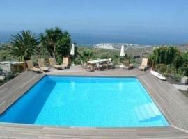 Hotel fotografie: Ferienhaus in Guía De Isora mit Privatem Pool und Meerblick