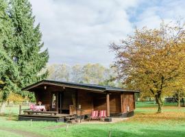 ホテル写真: Cozy holiday home on a horse farm in the L neburg Heath