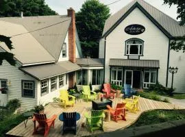 Auberge Sous les Arbres, hotel i Gaspé