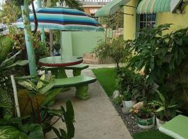 A picture of the hotel: Portmore Floral Villa