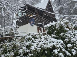 Chalet Natura la taverna dei 3 porcellini, Hotel in Cavaliere
