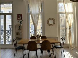 Hotel kuvat: Superbe Appartement - 3 chambres (5 min Vieux Port - Rue Paradis)