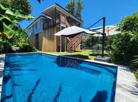 Hotel Photo: OXLEY Private Heated Mineral Pool & Private Home