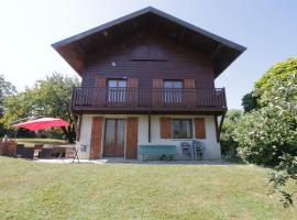 รูปภาพของโรงแรม: Comfortable family chalet 5 min drive from the lake