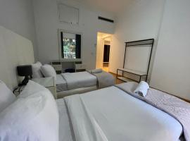 รูปภาพของโรงแรม: Elegant Suites Beirut