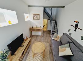 Hotel Photo: Les Appartement Hyper centre d'Avesnes-Sur-Helpe