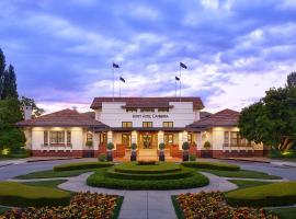 A picture of the hotel: Hyatt Hotel Canberra - A Park Hyatt Hotel