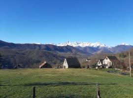 Hotel Photo: Maison de montagne en pleine nature face au Mont Valier