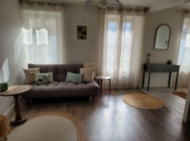 Hotel Photo: Appartement F2 - Lagny-sur-Marne