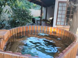 Casita de Campo en Pirque, hotel v destinaci Pirque