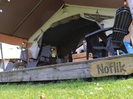 Hotel kuvat: Safari tent in the middle of the Fryske Walden