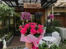 Rocky Cafe & Mini Apartment