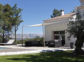 A picture of the hotel: Villa contemporaine face à la Sainte Victoire