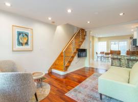 Ξενοδοχείο φωτογραφία: Walk everywhere from renovated 3bd Bella Vista gem