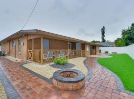 Hotel Photo: Spacious Bradenton Duplex, 10 Mi to Coquina Beach!