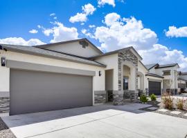 Hotel Photo: Updated Santa Teresa Home with Patio - Pets Welcome!