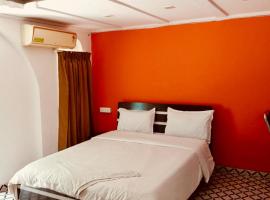 Hotel Photo: Private 1Bedroom AC Kalyani Nagar Pune Close to Osho Garden Koregaon Park