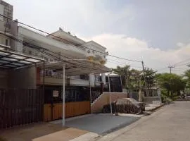 Hotel O Guest House Bu Iin Syariah
