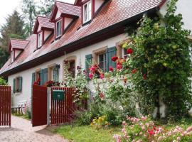 호텔 사진: Wunderschönes Ferienhaus in Aue mit Grill und Garten