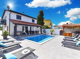 Hotel Foto: Ferienhaus mit Privatpool für 8 Personen ca 125 qm in Galižana, Istrien Istrische Riviera