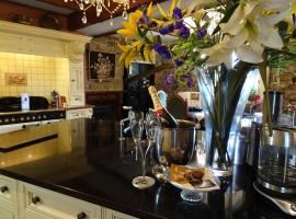 Hotel Photo: Lrg Luxury Country Farm House 20 min from the city