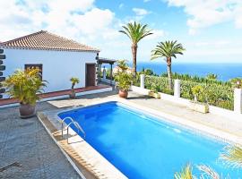 รูปภาพของโรงแรม: Ferienhaus mit Privatpool für 9 Personen ca 325 qm in La Punta, La Palma Westküste von La Palma